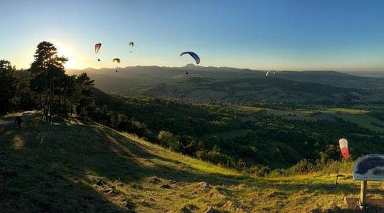 Nid Sous Le Volcan Saint-Sandoux Luaran gambar